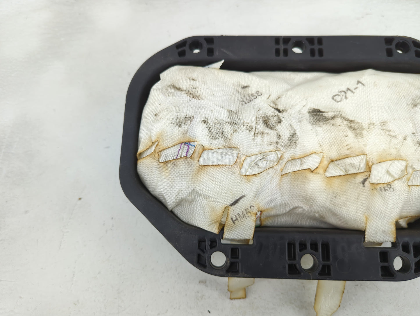 2012 Chevrolet Cruze Air Bag Passenger Right Dashboard OEM P/N:22853010 Fits OEM Used Auto Parts - Oemusedautoparts1.com
