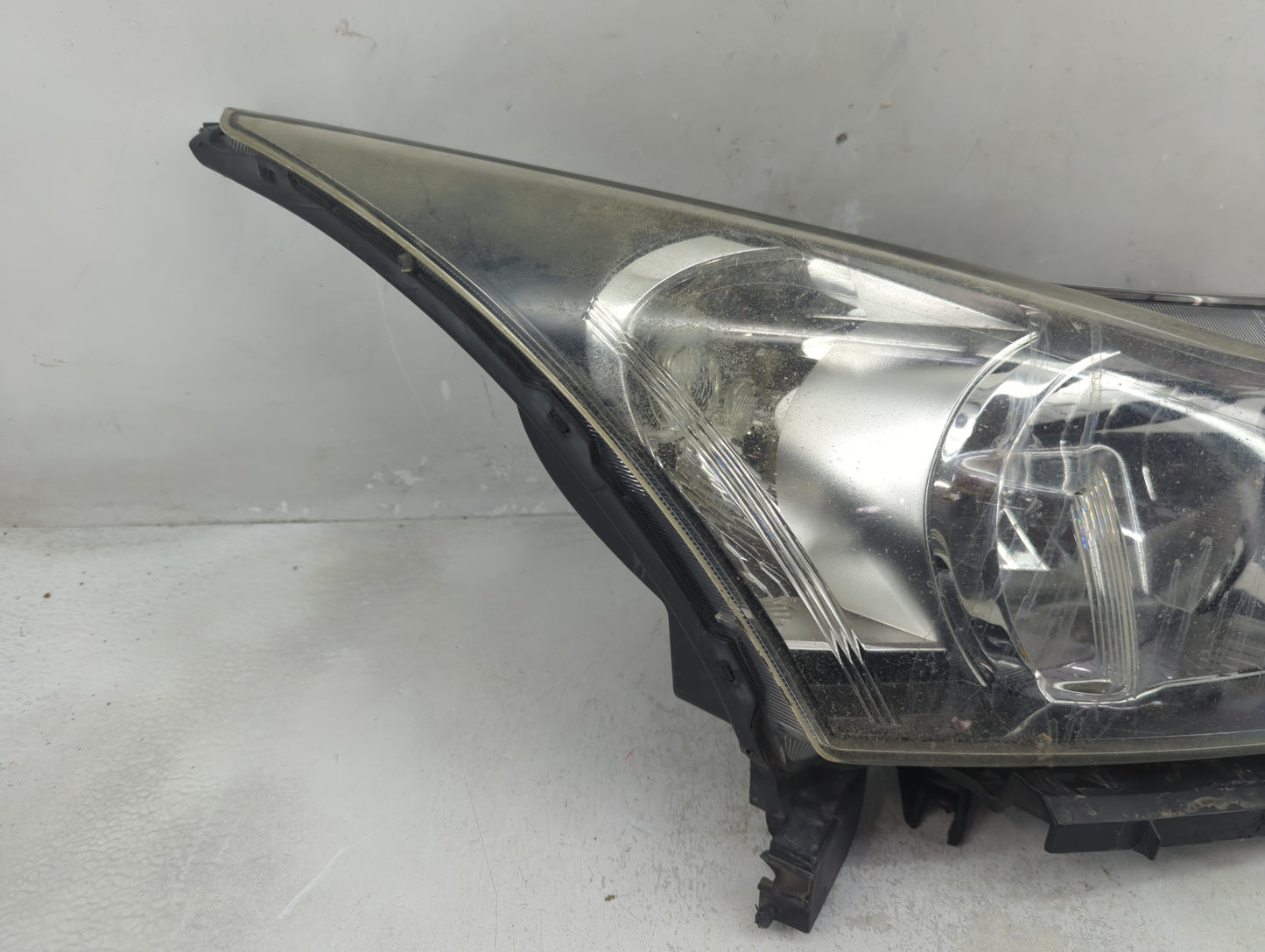 2011-2012 Chevrolet Cruze Driver Left Oem Head Light Headlight Lamp - Oemusedautoparts1.com