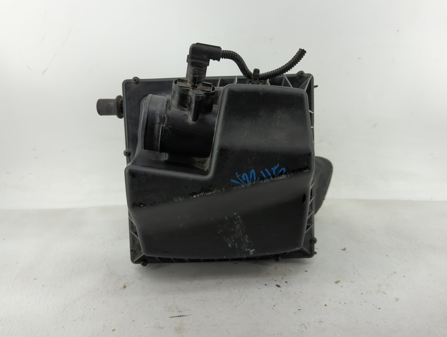 2011-2012 Chevrolet Cruze Air Cleaner Intake-duct Hose Tube - Oemusedautoparts1.com