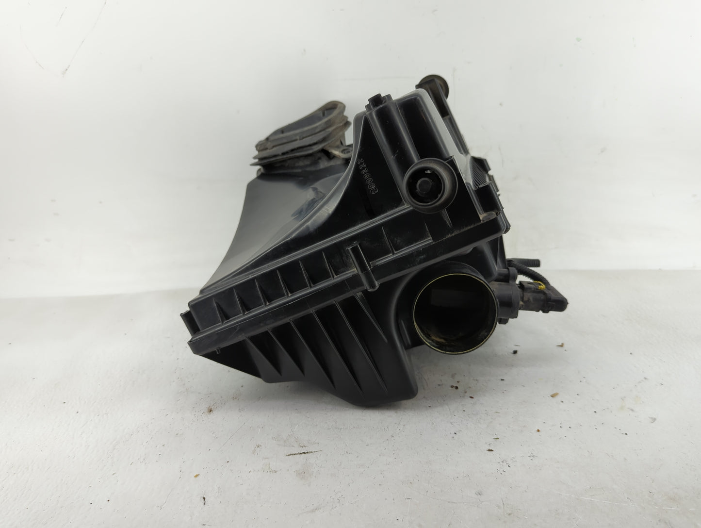 2011-2012 Chevrolet Cruze Air Cleaner Intake-duct Hose Tube - Oemusedautoparts1.com