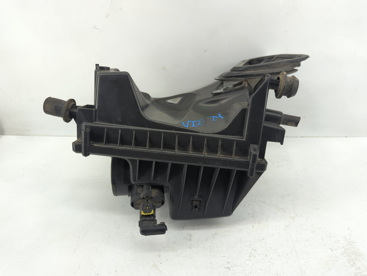 2011-2012 Chevrolet Cruze Air Cleaner Intake-duct Hose Tube - Oemusedautoparts1.com