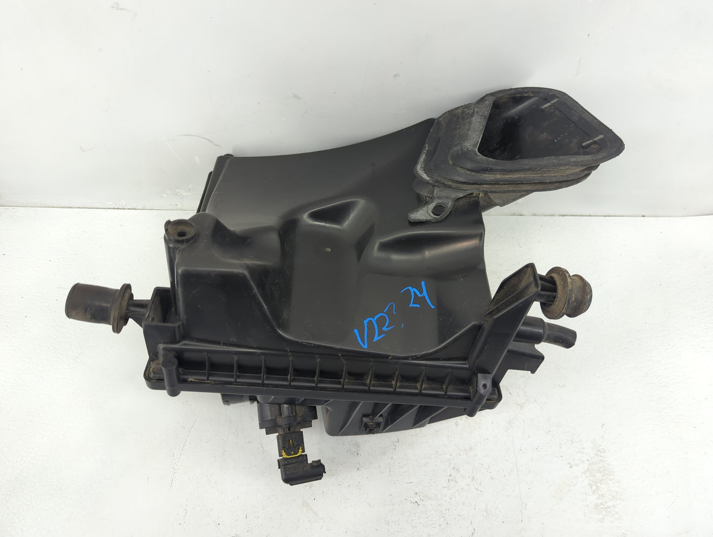 2011-2012 Chevrolet Cruze Air Cleaner Intake-duct Hose Tube - Oemusedautoparts1.com