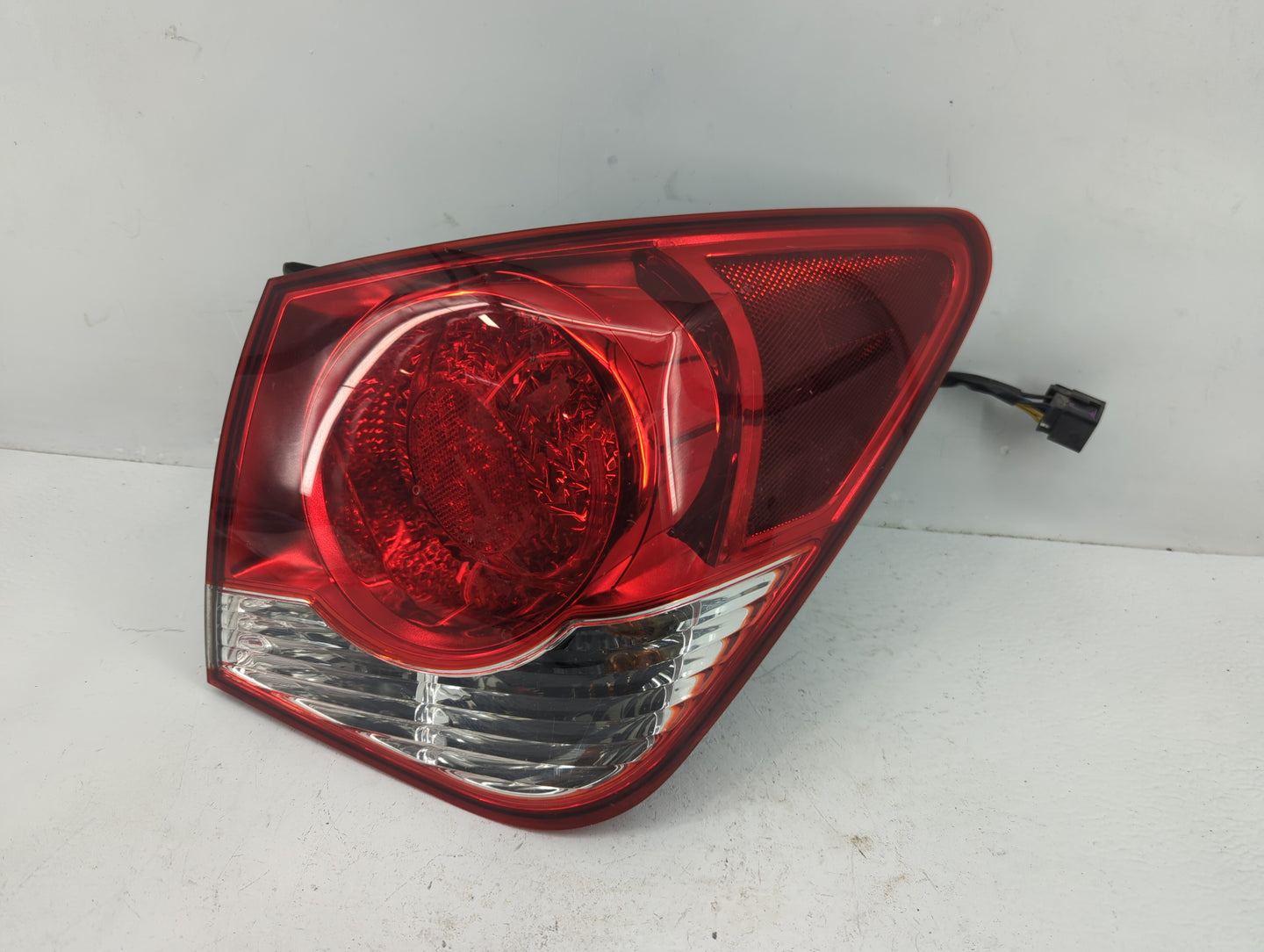 2011-2016 Chevrolet Cruze Tail Light Assembly Passenger Right OEM Fits Fits 2011 2012 2013 2014 2015 2016 OEM Used Auto Part