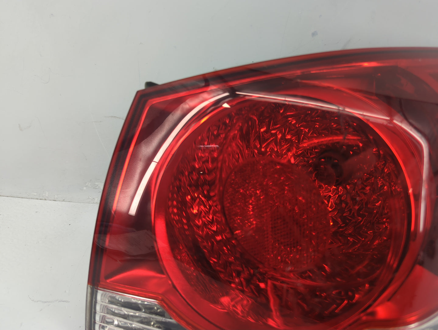 2011-2016 Chevrolet Cruze Tail Light Assembly Passenger Right OEM Fits Fits 2011 2012 2013 2014 2015 2016 OEM Used Auto Part