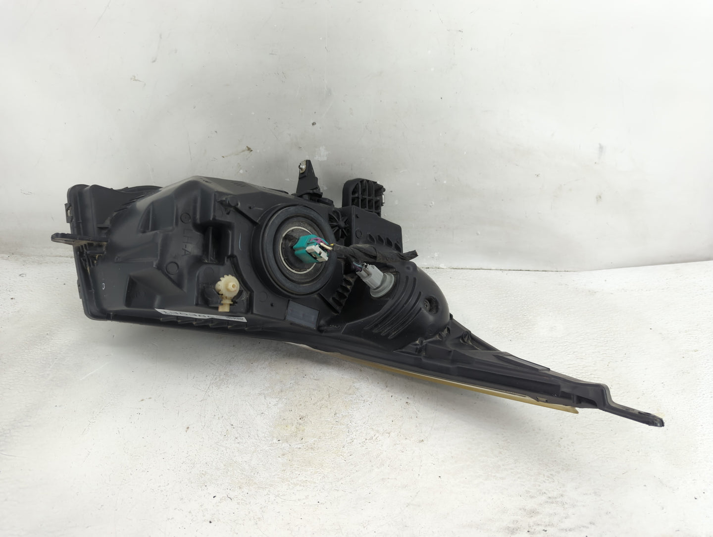 2011-2012 Chevrolet Cruze Passenger Right Oem Head Light Headlight Lamp - Oemusedautoparts1.com