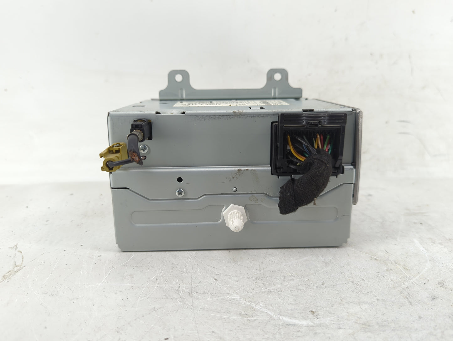 2011-2012 Chevrolet Cruze Radio AM FM Cd Player Receiver Replacement P/N:20983517 22870782 Fits Fits 2010 2011 2012 OEM Used