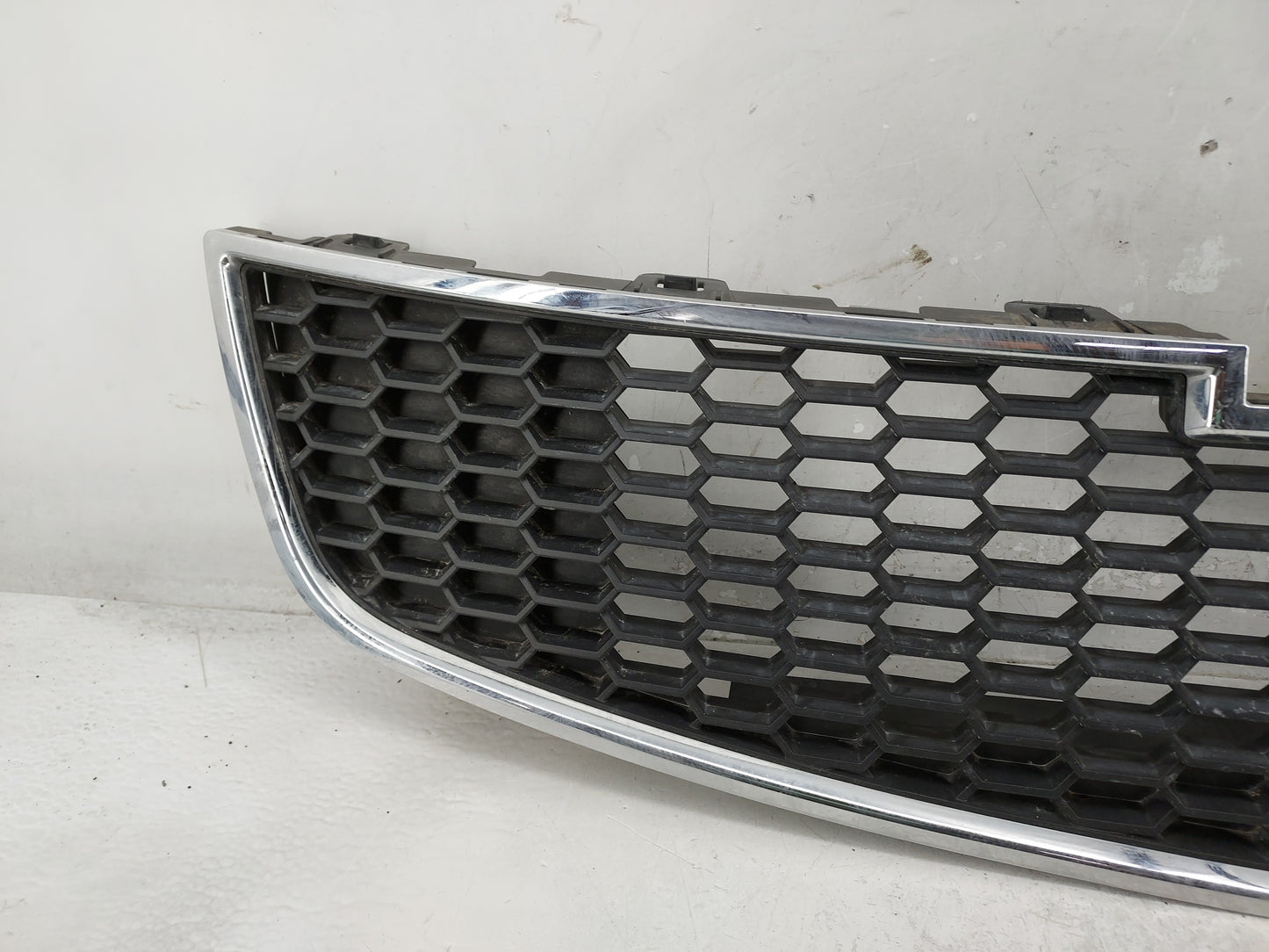 2011-2014 Chevrolet Cruze Front Grille Bumper Not Included - Oemusedautoparts1.com