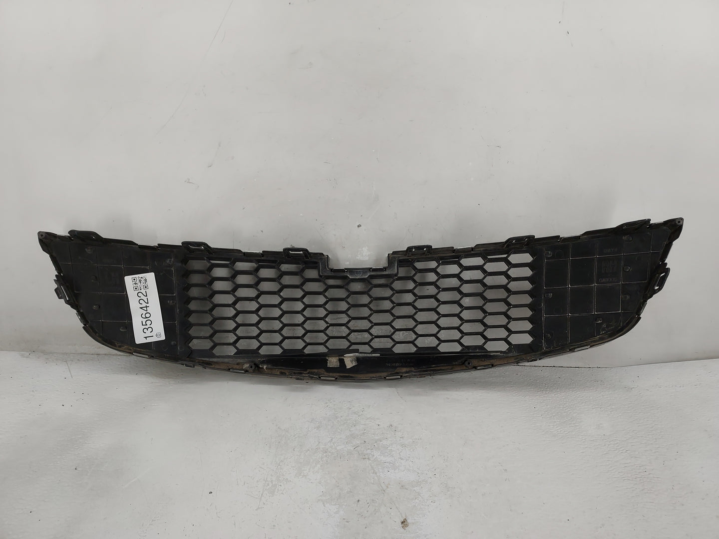 2011-2014 Chevrolet Cruze Front Grille Bumper Not Included - Oemusedautoparts1.com
