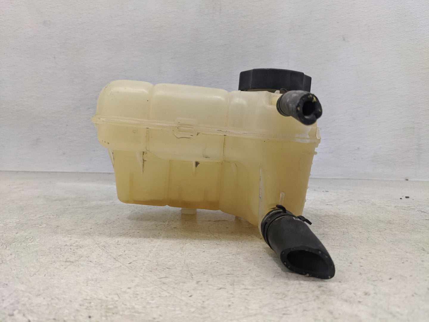 2011-2016 Chevrolet Cruze Windshield Washer Fluid Reservoir Bottle Oem - Oemusedautoparts1.com