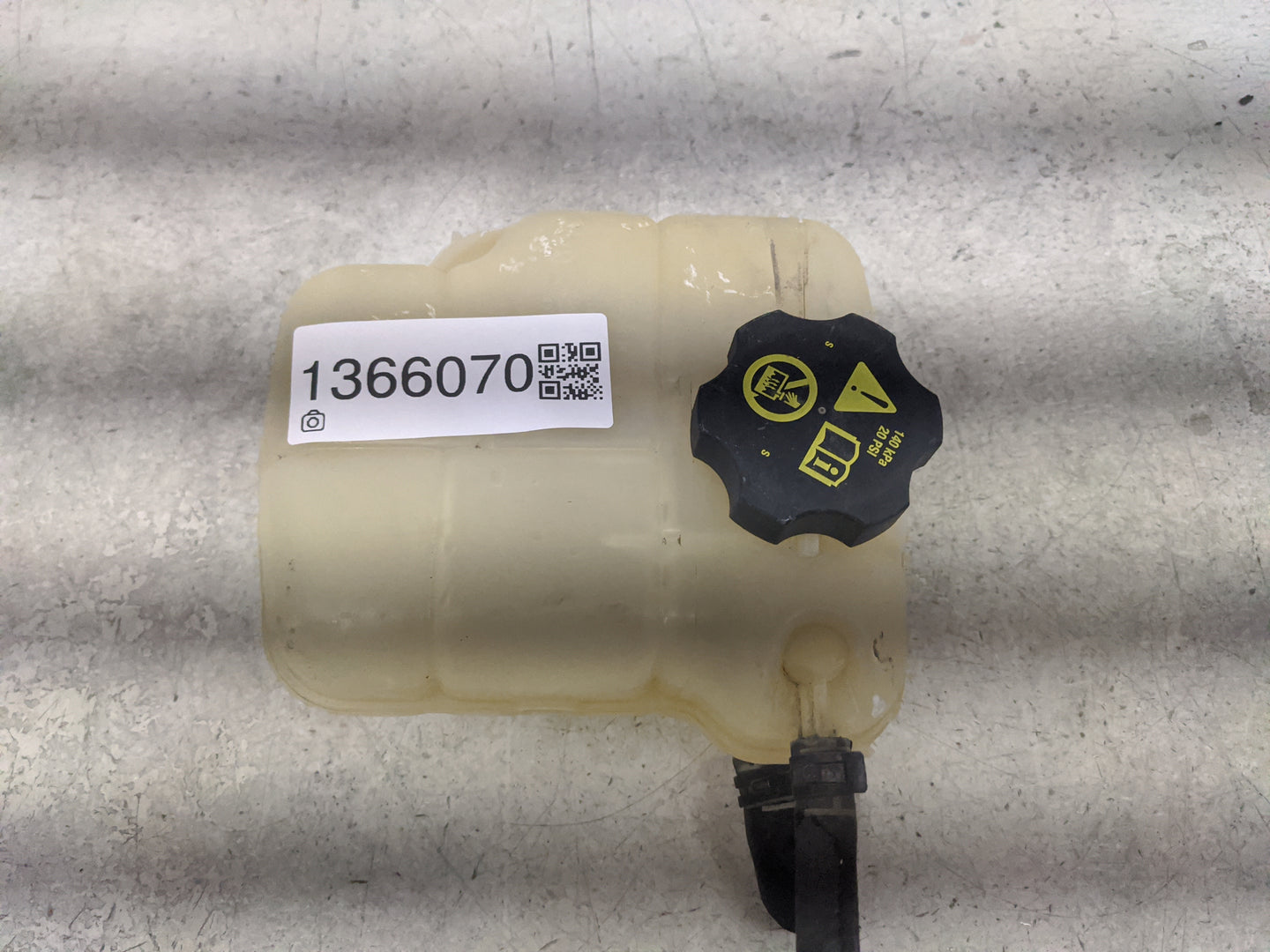 2011-2016 Chevrolet Cruze Windshield Washer Fluid Reservoir Bottle Oem - Oemusedautoparts1.com