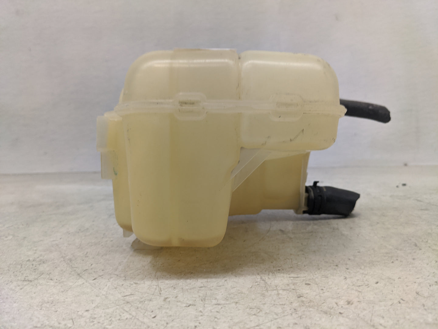 2011-2016 Chevrolet Cruze Windshield Washer Fluid Reservoir Bottle Oem - Oemusedautoparts1.com