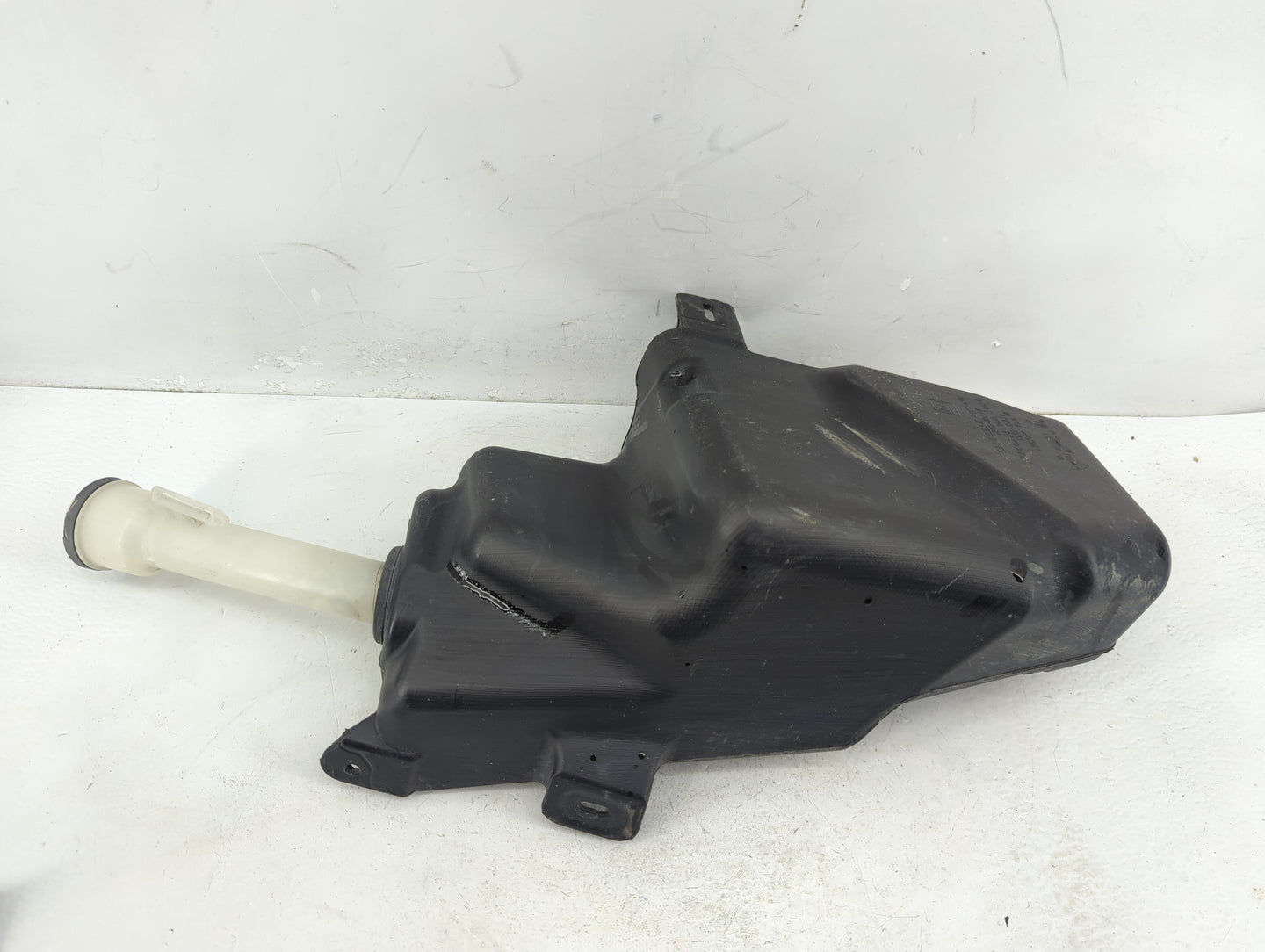 2011-2016 Chevrolet Cruze Windshield Washer Fluid Reservoir Bottle Oem - Oemusedautoparts1.com