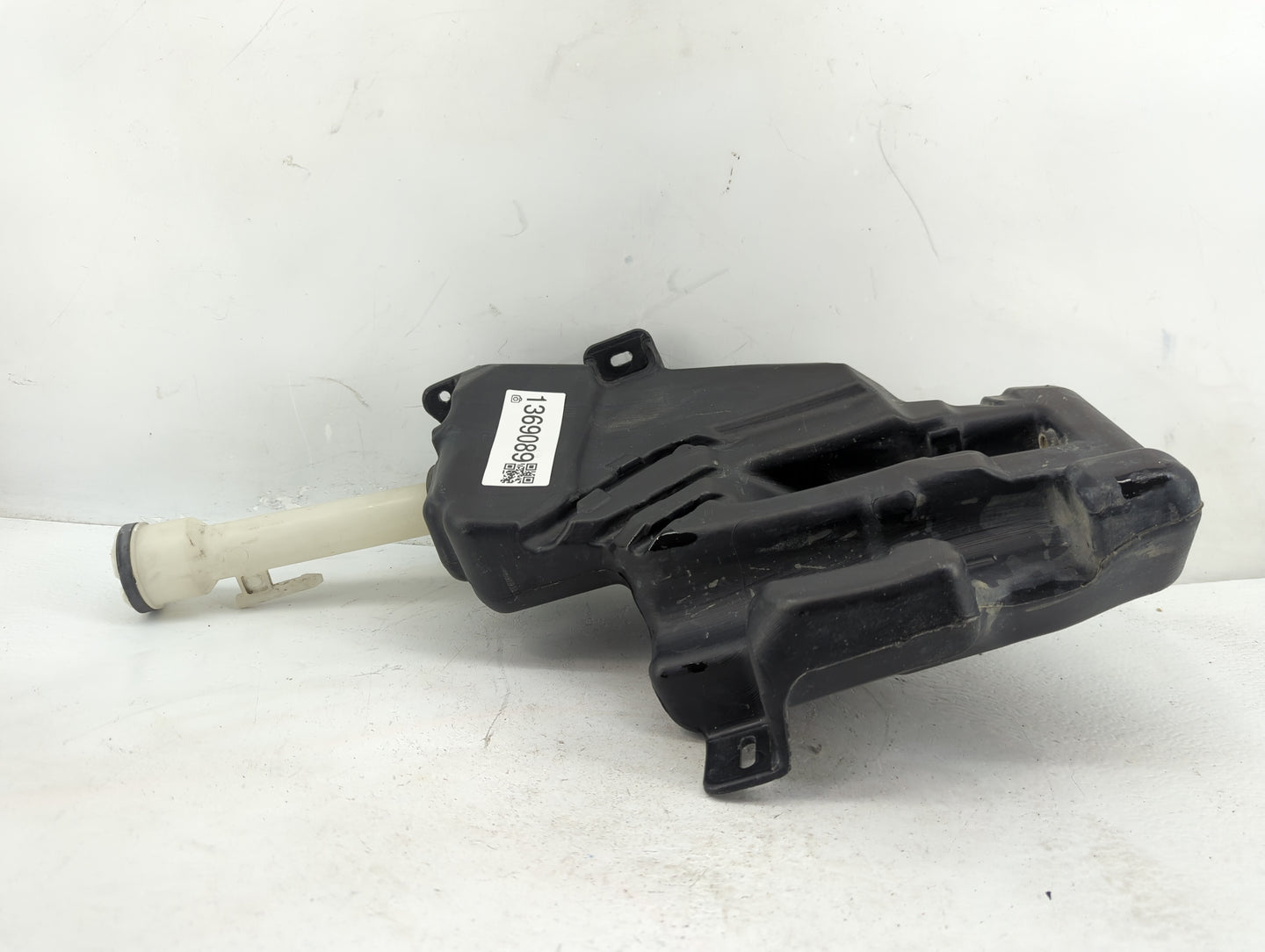 2011-2016 Chevrolet Cruze Windshield Washer Fluid Reservoir Bottle Oem - Oemusedautoparts1.com