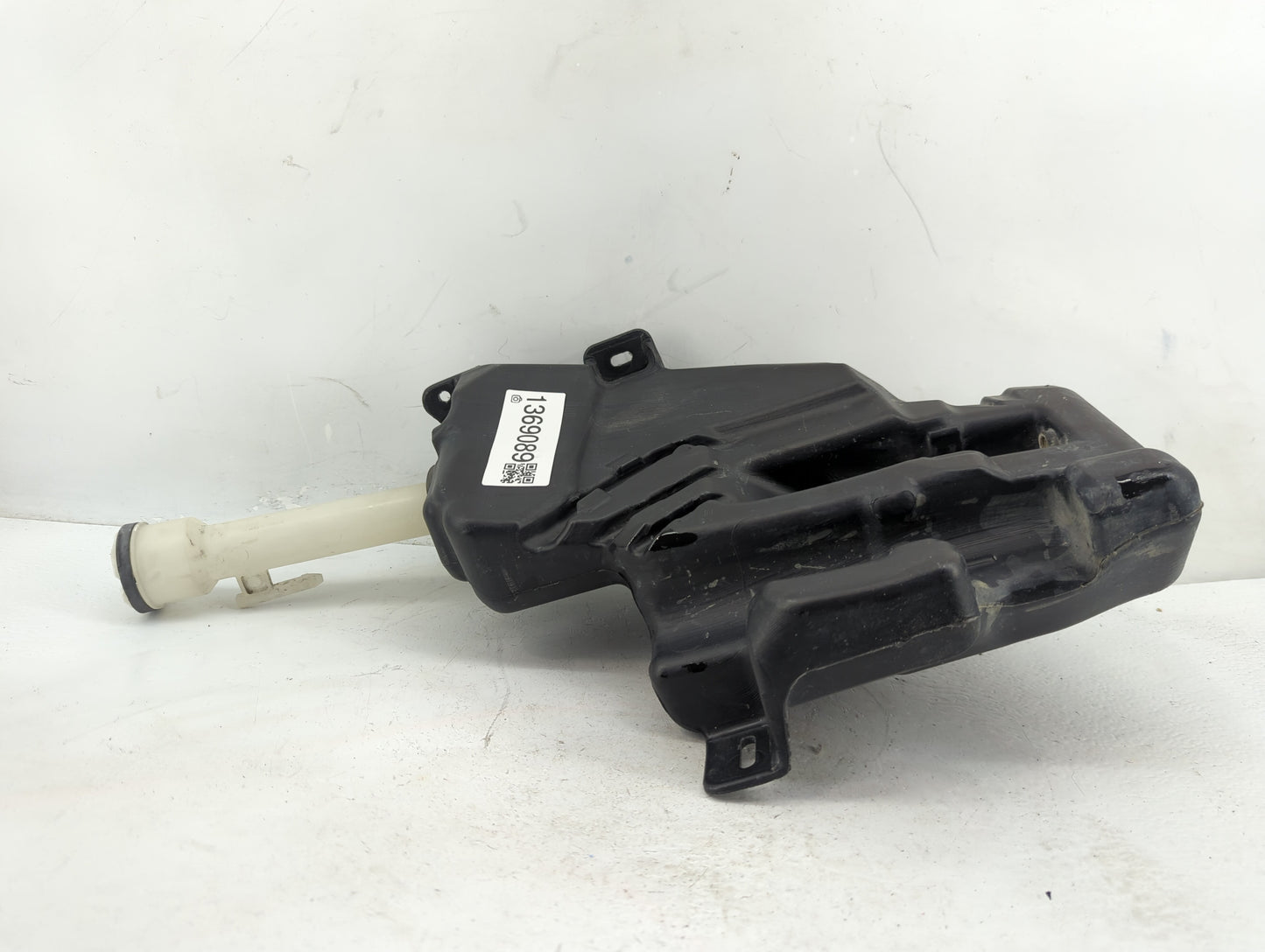 2011-2016 Chevrolet Cruze Windshield Washer Fluid Reservoir Bottle Oem - Oemusedautoparts1.com