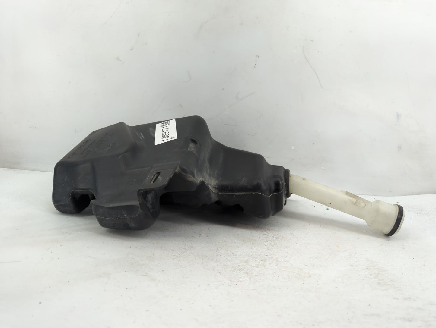 2011-2016 Chevrolet Cruze Windshield Washer Fluid Reservoir Bottle Oem - Oemusedautoparts1.com