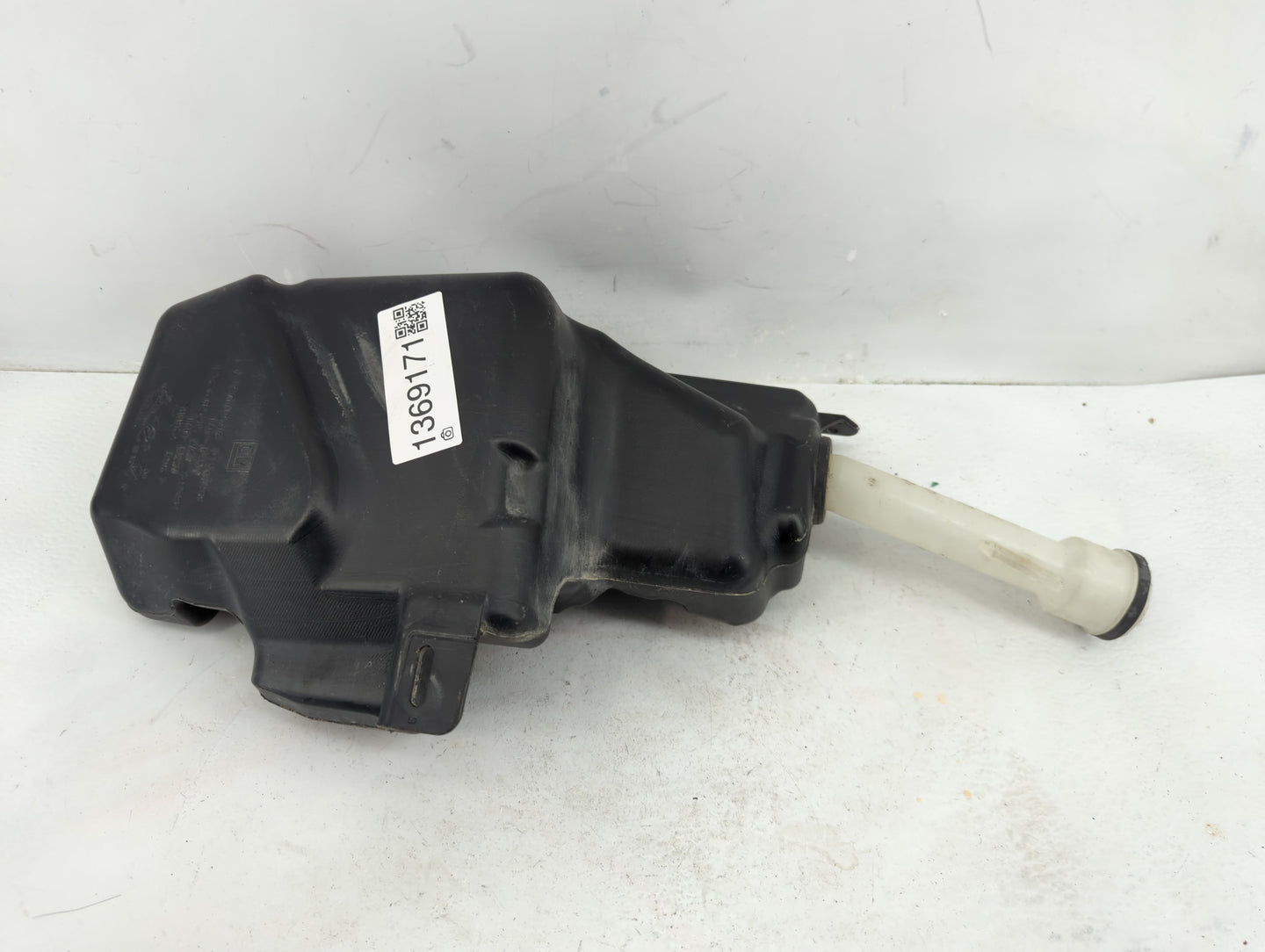 2011-2016 Chevrolet Cruze Windshield Washer Fluid Reservoir Bottle Oem - Oemusedautoparts1.com