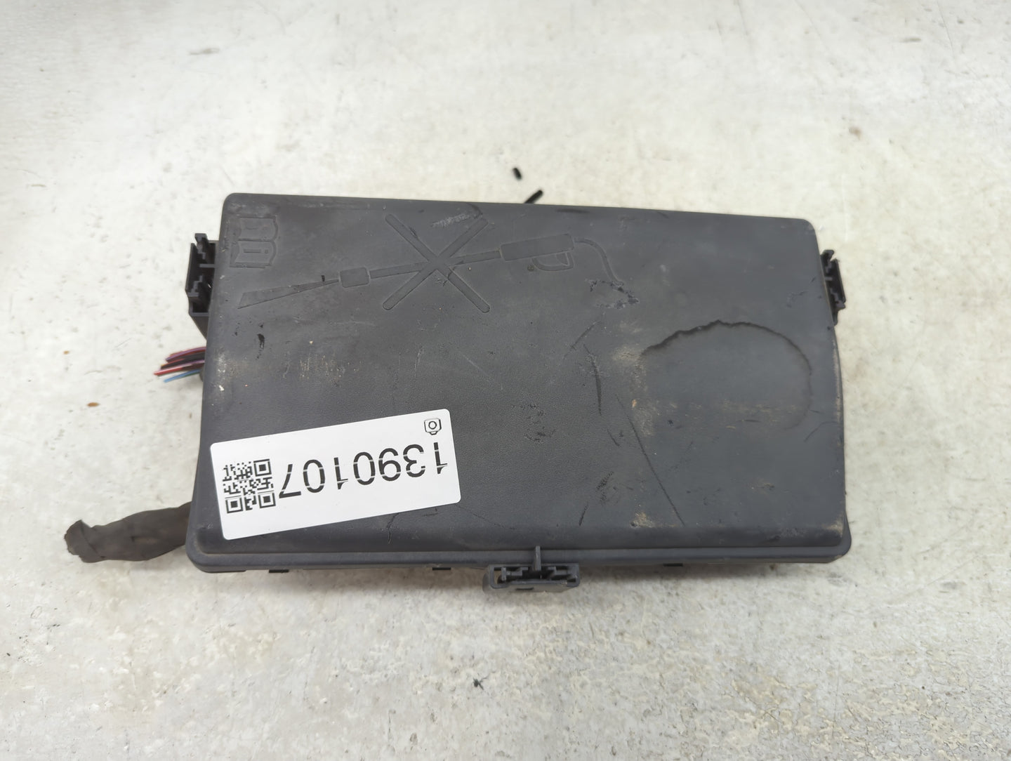 2011-2014 Chevrolet Cruze Fusebox Fuse Box Panel Relay Module P/N:812461952 Fits Fits 2011 2012 2013 2014 OEM Used Auto Part