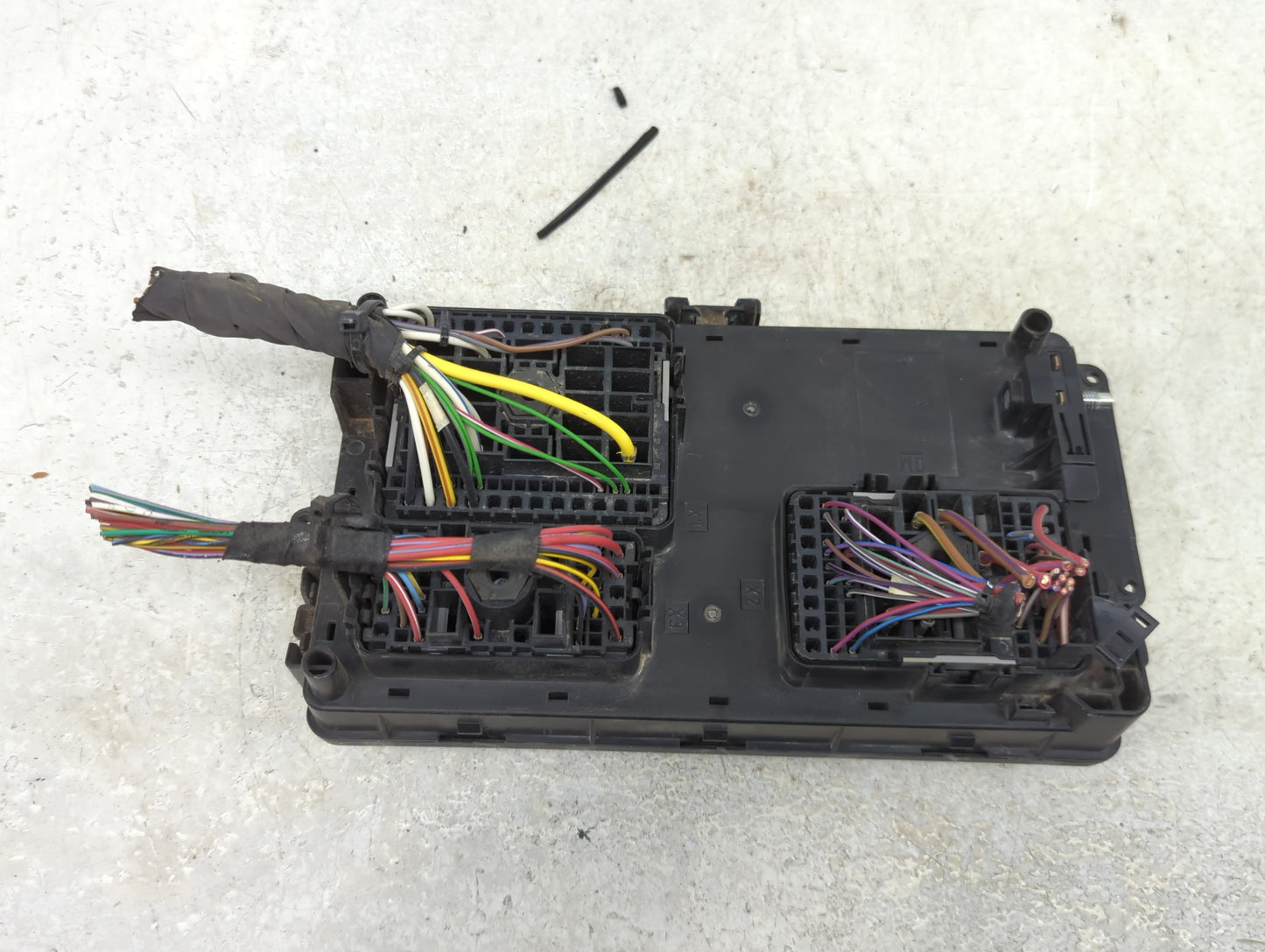 2011-2014 Chevrolet Cruze Fusebox Fuse Box Panel Relay Module P/N:812461952 Fits Fits 2011 2012 2013 2014 OEM Used Auto Part