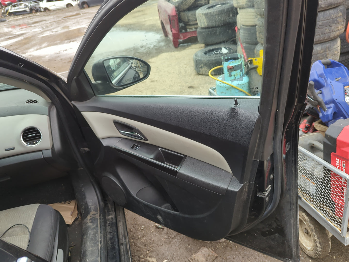 2012 Chevrolet Cruze Front Right Passenger Interior Door Panel Trim 1394999 - Oemusedautoparts1.com