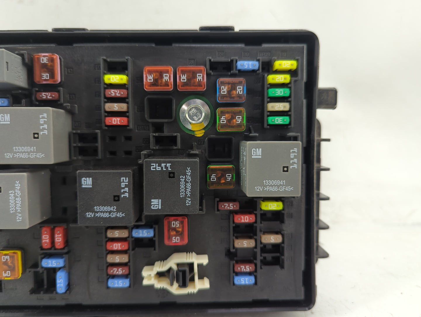 2011-2014 Chevrolet Cruze Fusebox Fuse Box Panel Relay Module P/N:13222782 Fits Fits 2011 2012 2013 2014 OEM Used Auto Parts