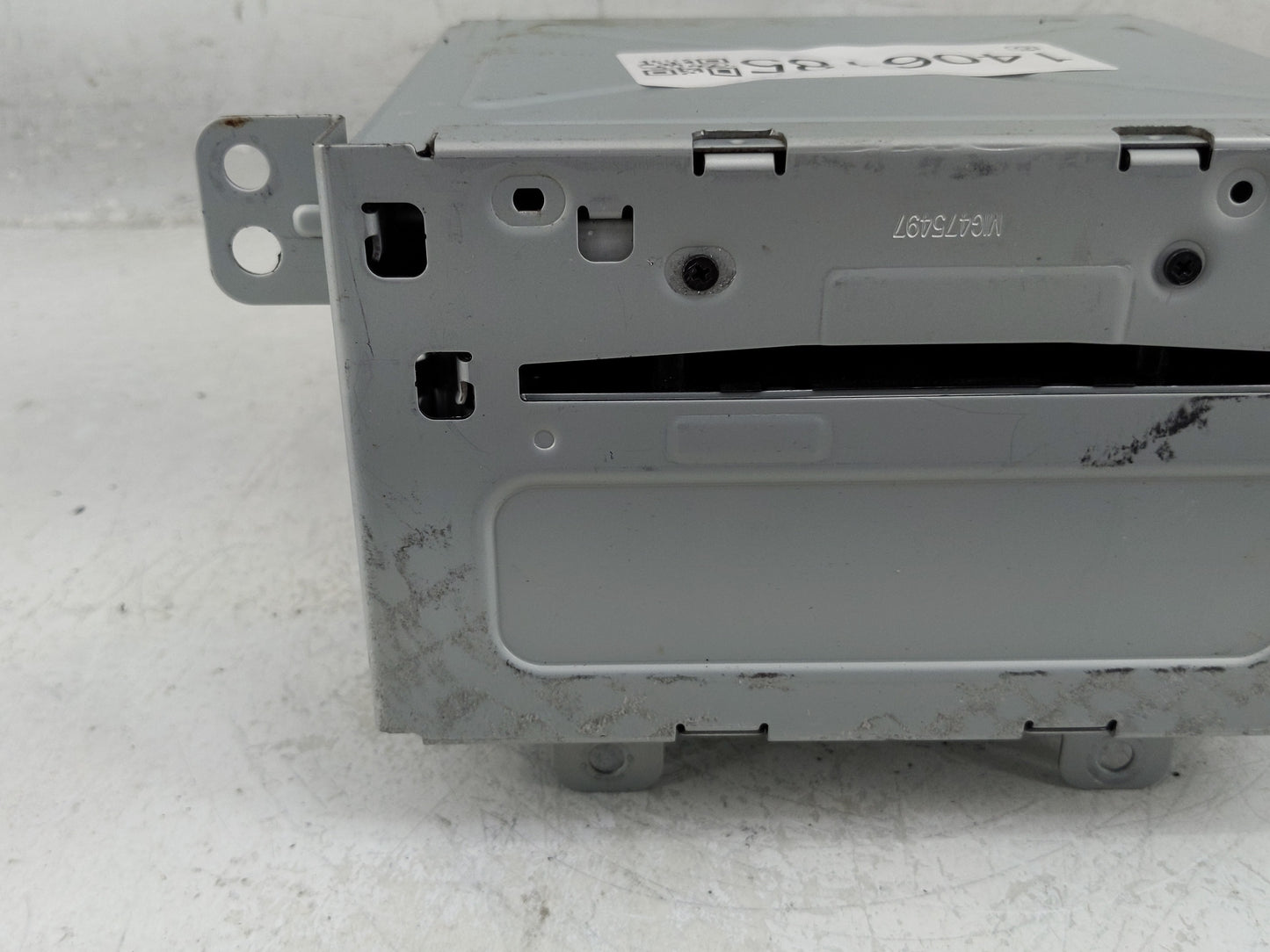 2011-2012 Chevrolet Cruze Radio AM FM Cd Player Receiver Replacement P/N:22870782 Fits Fits 2010 2011 2012 OEM Used Auto Par