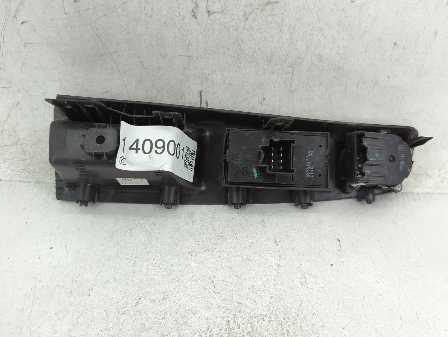 2011-2013 Chevrolet Cruze Master Power Window Switch Replacement Driver Side Left P/N:877569434 G509-L020286AA Fits OEM Used