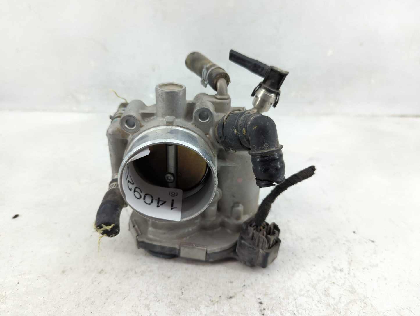 2011-2016 Chevrolet Cruze Throttle Body P/N:55577375 Fits Fits 2009 2010 2011 2012 2013 2014 2015 2016 2017 2018 OEM Used Au
