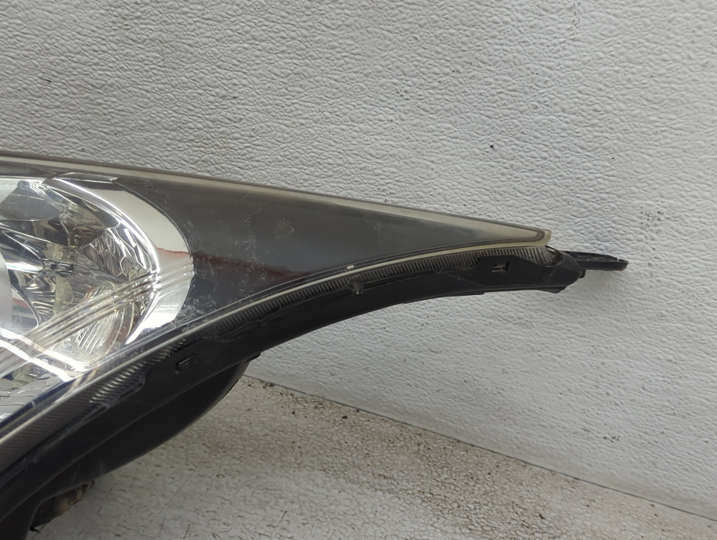2011-2012 Chevrolet Cruze Passenger Right Oem Head Light Headlight Lamp - Oemusedautoparts1.com