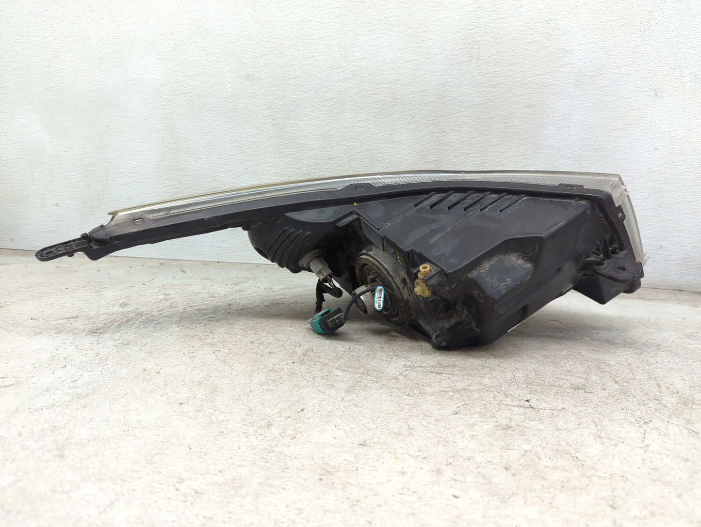 2011-2012 Chevrolet Cruze Passenger Right Oem Head Light Headlight Lamp - Oemusedautoparts1.com
