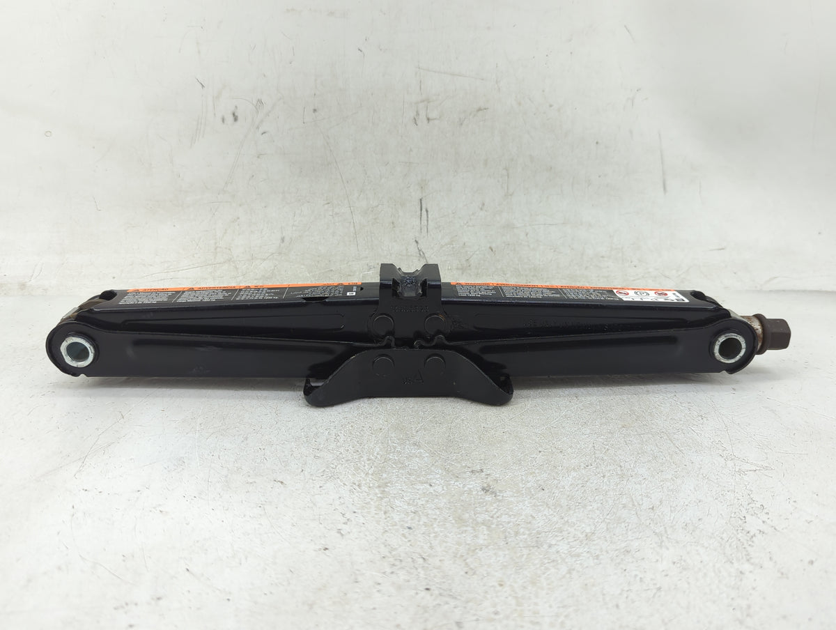 2012 Chevrolet Cruze Spare Scissor Car Jack 1409900 - Oemusedautoparts1.com