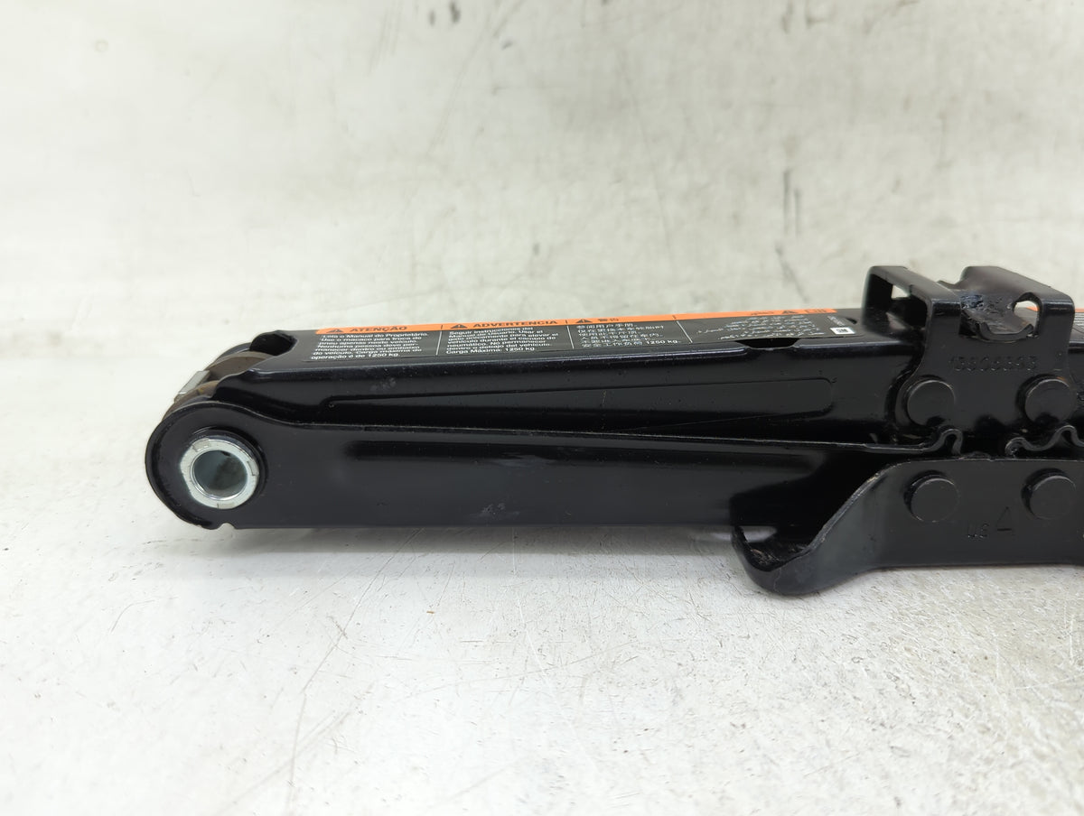 2012 Chevrolet Cruze Spare Scissor Car Jack 1409900 - Oemusedautoparts1.com