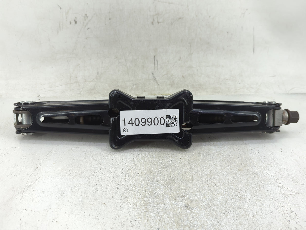 2012 Chevrolet Cruze Spare Scissor Car Jack 1409900 - Oemusedautoparts1.com