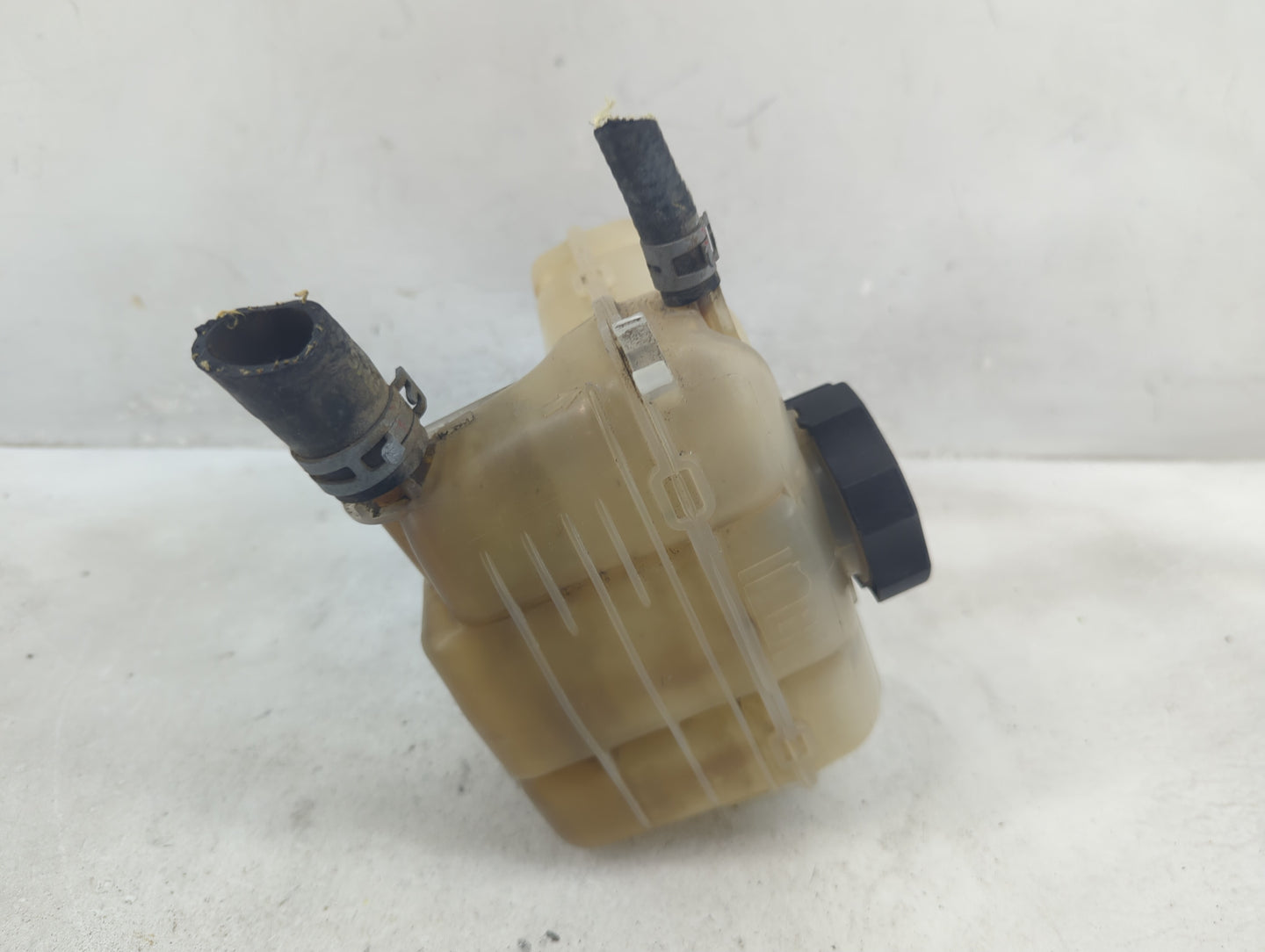 2011 Chevrolet Cruze Radiator Coolant Overflow Expansion Tank Bottle 1410486 - Oemusedautoparts1.com