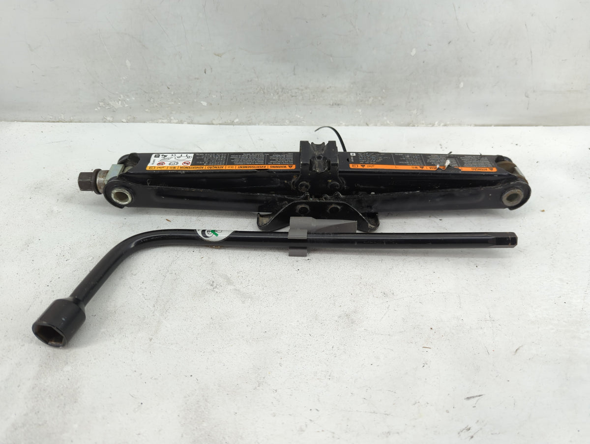2012 Chevrolet Cruze Spare Scissor Car Jack 1411958 - Oemusedautoparts1.com