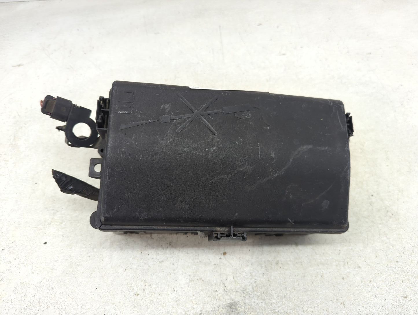 2011-2014 Chevrolet Cruze Fusebox Fuse Box Panel Relay Module P/N:812461952 Fits Fits 2011 2012 2013 2014 OEM Used Auto Part