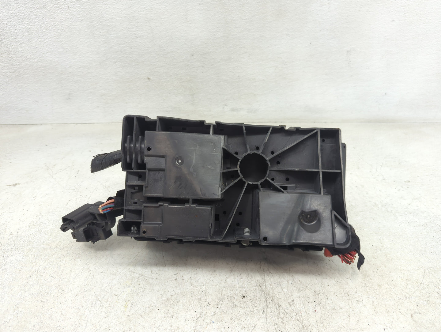 2011-2014 Chevrolet Cruze Fusebox Fuse Box Panel Relay Module P/N:812461952 Fits Fits 2011 2012 2013 2014 OEM Used Auto Part