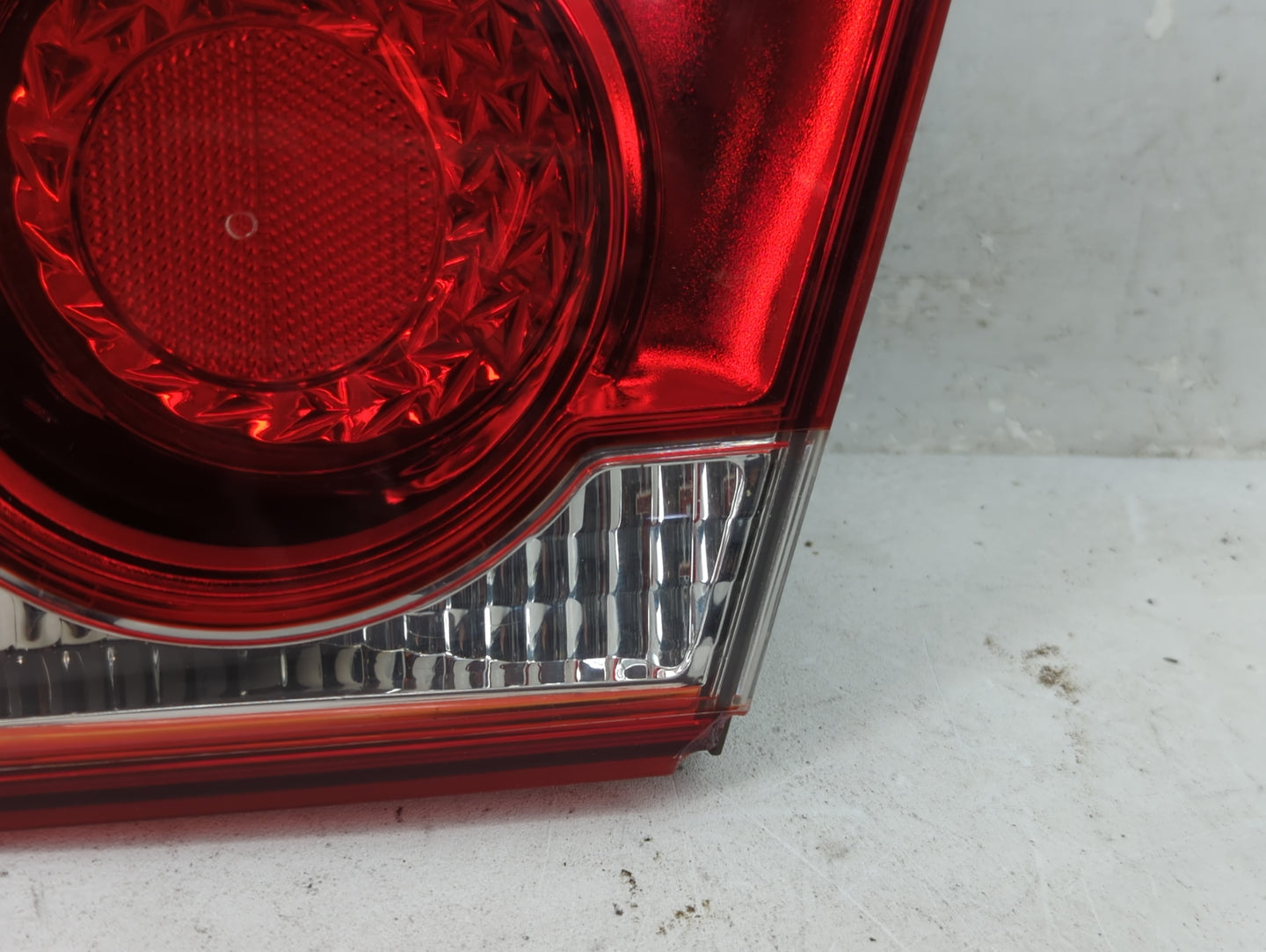 2011-2016 Chevrolet Cruze Tail Light Assembly Passenger Right OEM Fits Fits 2011 2012 2013 2014 2015 2016 OEM Used Auto Part