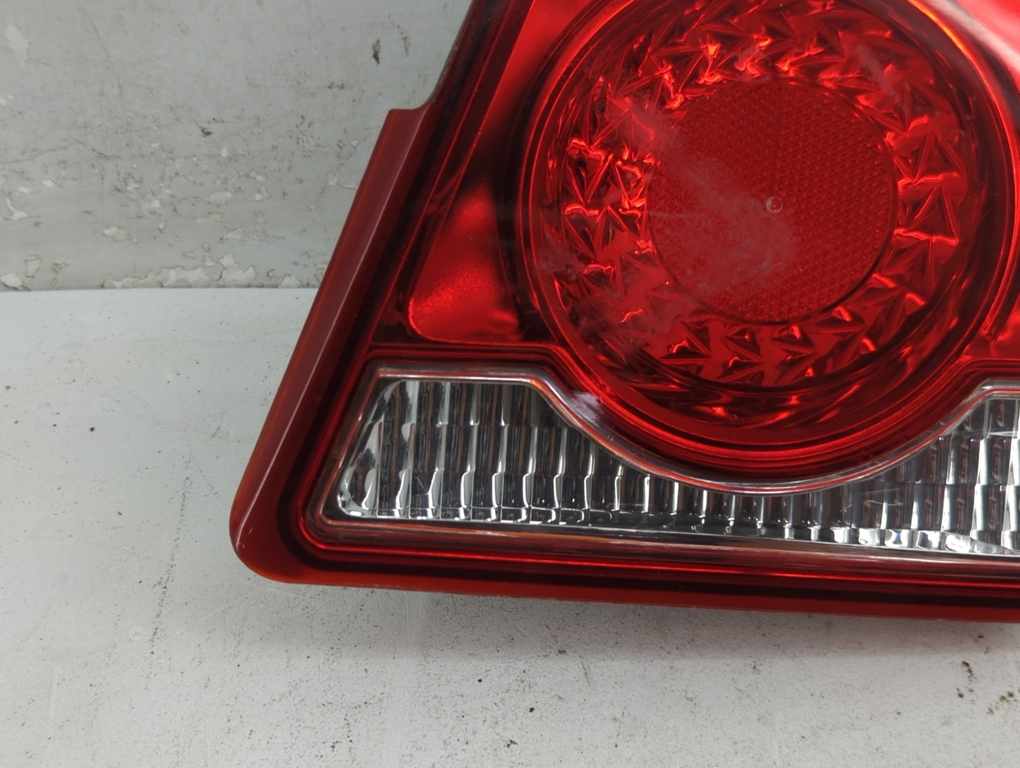 2011-2016 Chevrolet Cruze Tail Light Assembly Passenger Right OEM Fits Fits 2011 2012 2013 2014 2015 2016 OEM Used Auto Part