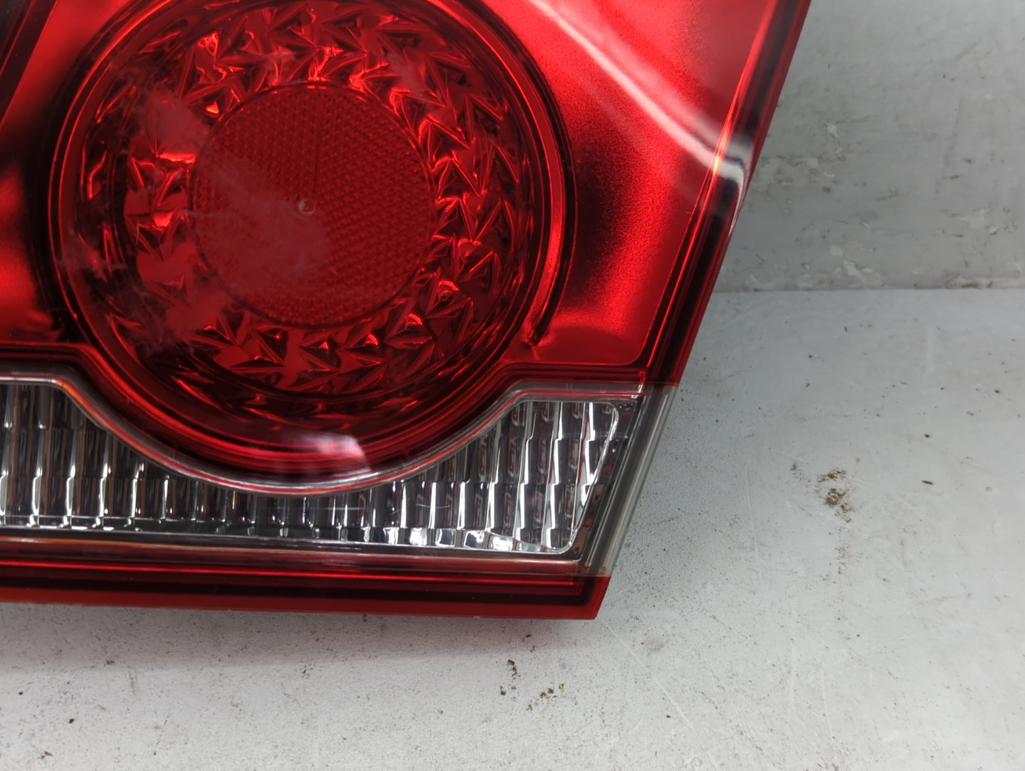 2011-2016 Chevrolet Cruze Tail Light Assembly Passenger Right OEM Fits Fits 2011 2012 2013 2014 2015 2016 OEM Used Auto Part