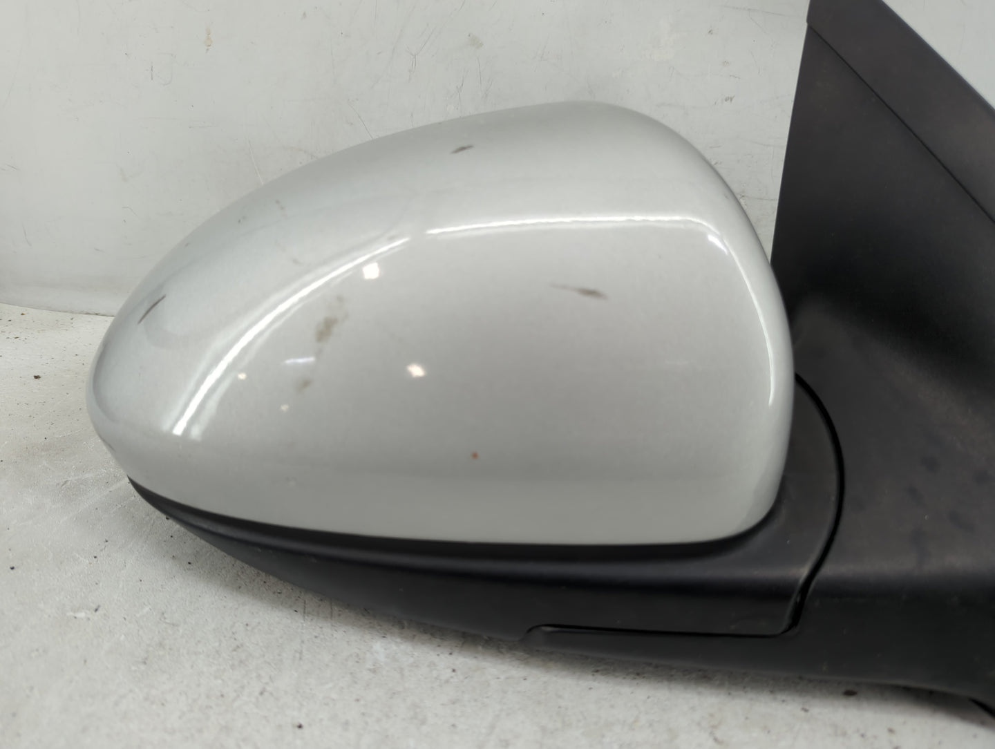 2011-2016 Chevrolet Cruze Driver Side View Mirror - Left Door Mirror OEM Used - Oemusedautoparts1.com
