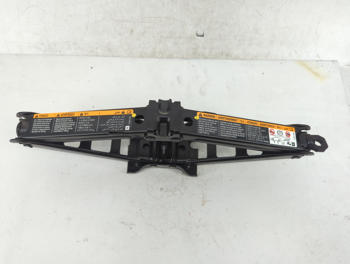 2012 Chevrolet Cruze Spare Scissor Car Jack - Oemusedautoparts1.com