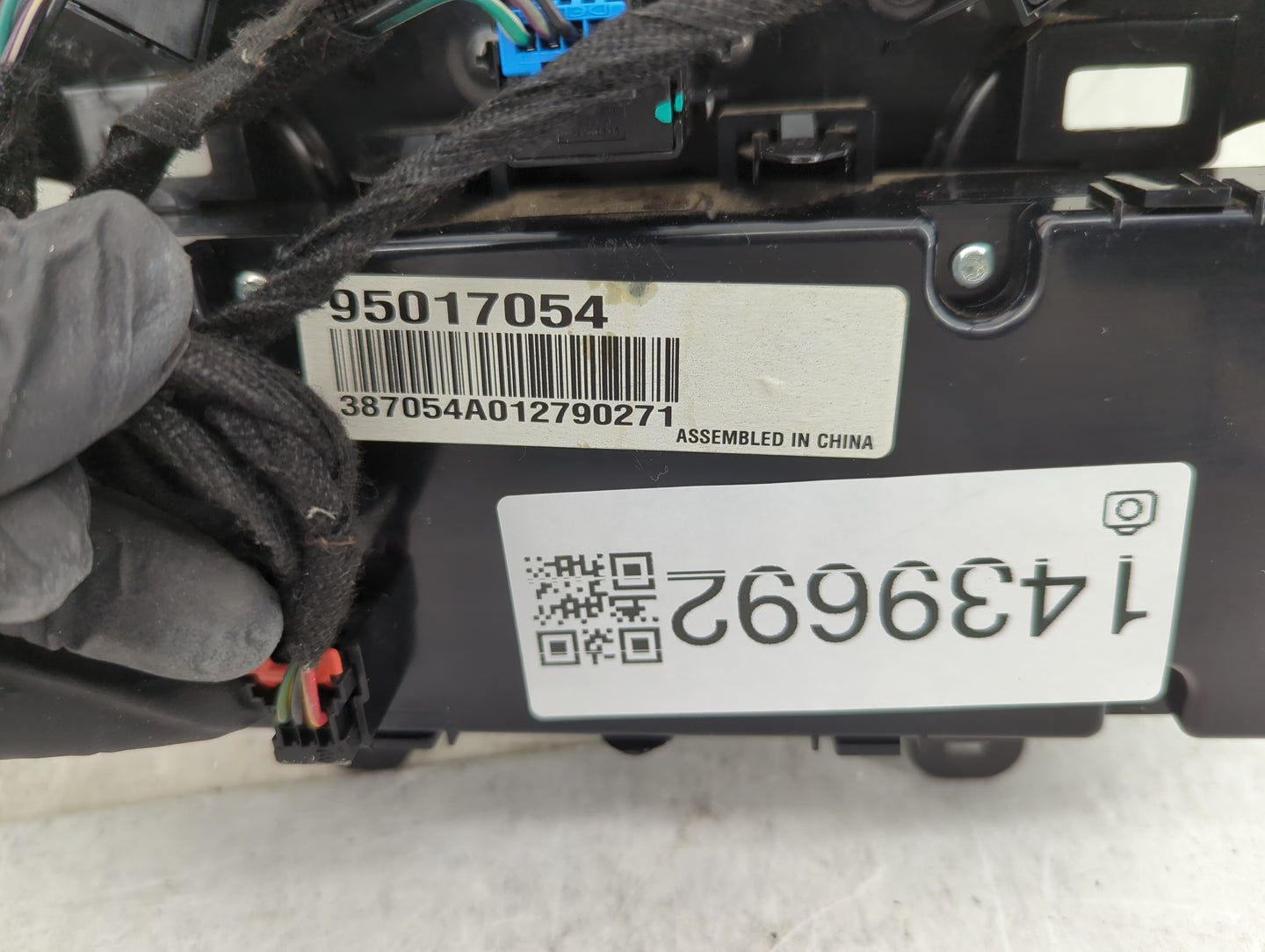 2011-2012 Chevrolet Cruze Climate Control Module Temperature AC/Heater Replacement P/N:95017054 Fits Fits 2011 2012 OEM Used