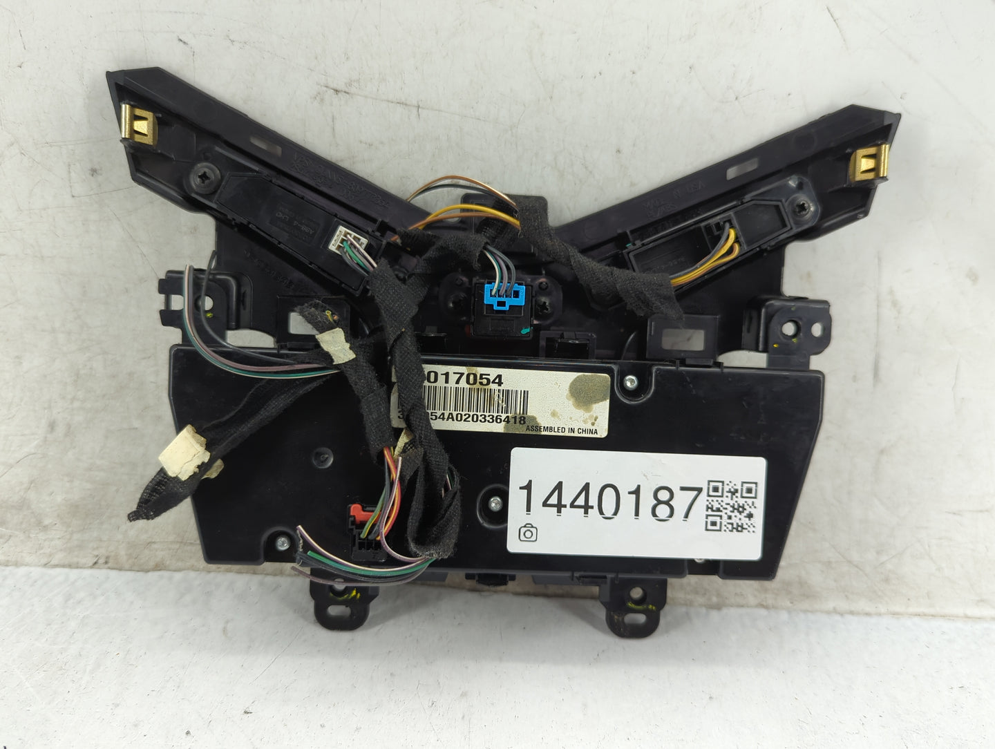 2011-2012 Chevrolet Cruze Climate Control Module Temperature AC/Heater Replacement P/N:95017054 Fits Fits 2011 2012 OEM Used
