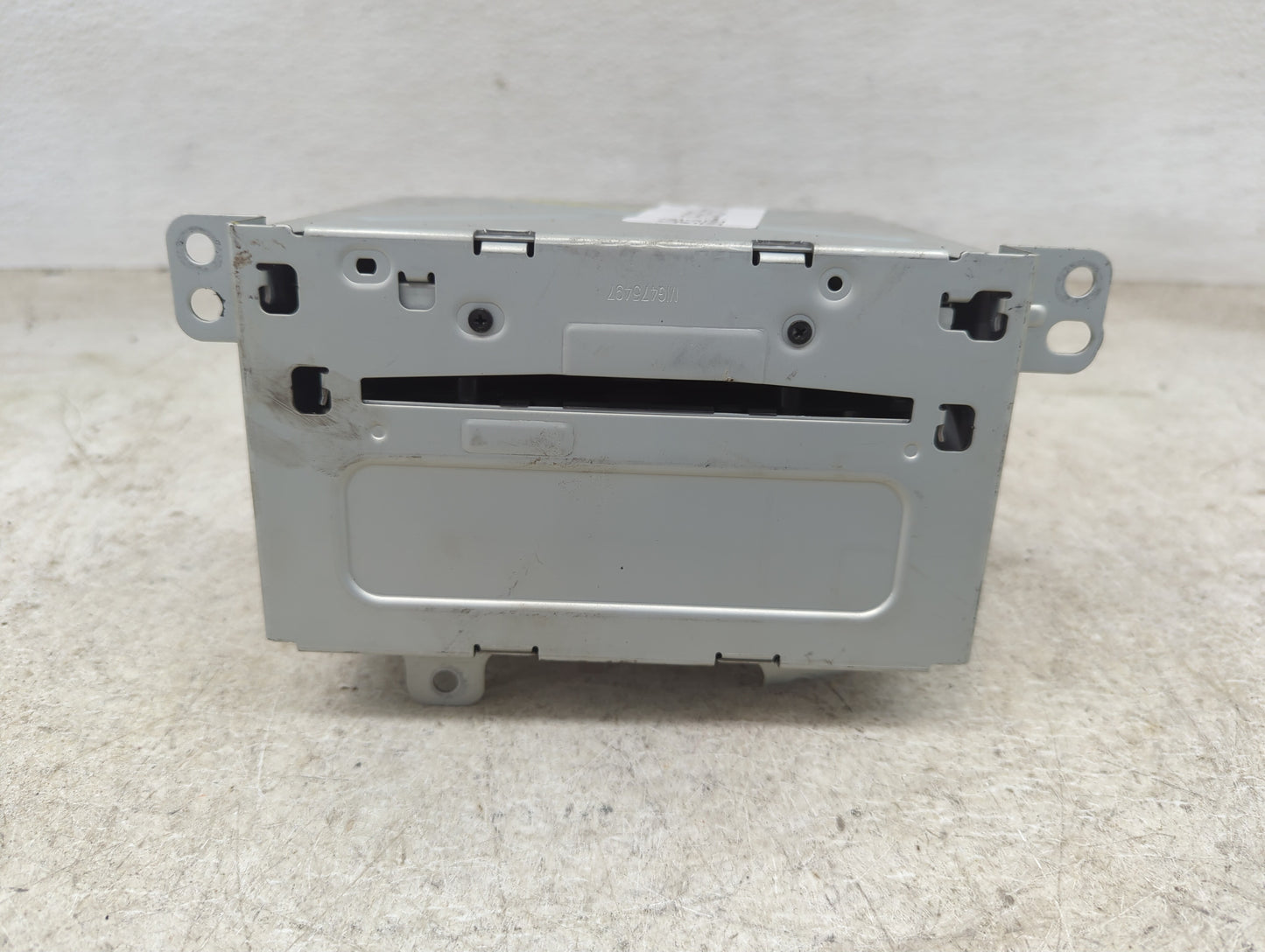 2012 Chevrolet Cruze Radio AM FM Cd Player Receiver Replacement P/N:22815634 CQ-FG21E0GDA Fits OEM Used Auto Parts - Oemused
