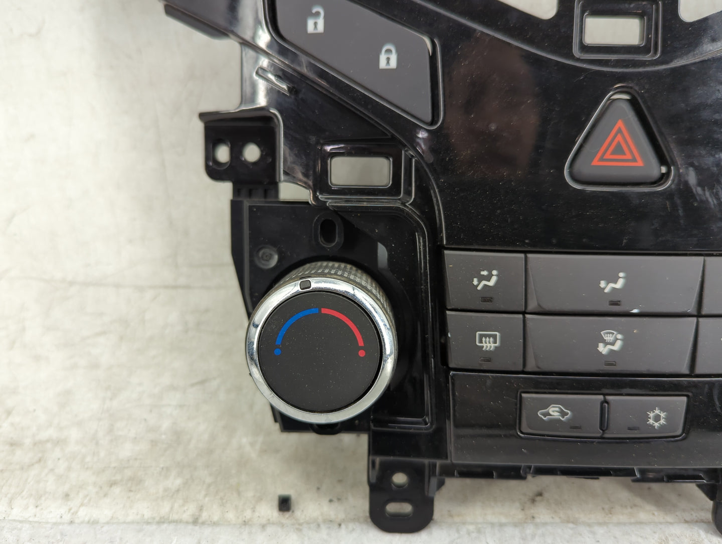 2011-2012 Chevrolet Cruze Climate Control Module Temperature AC/Heater Replacement P/N:95017054 387054A011540682 Fits OEM Us