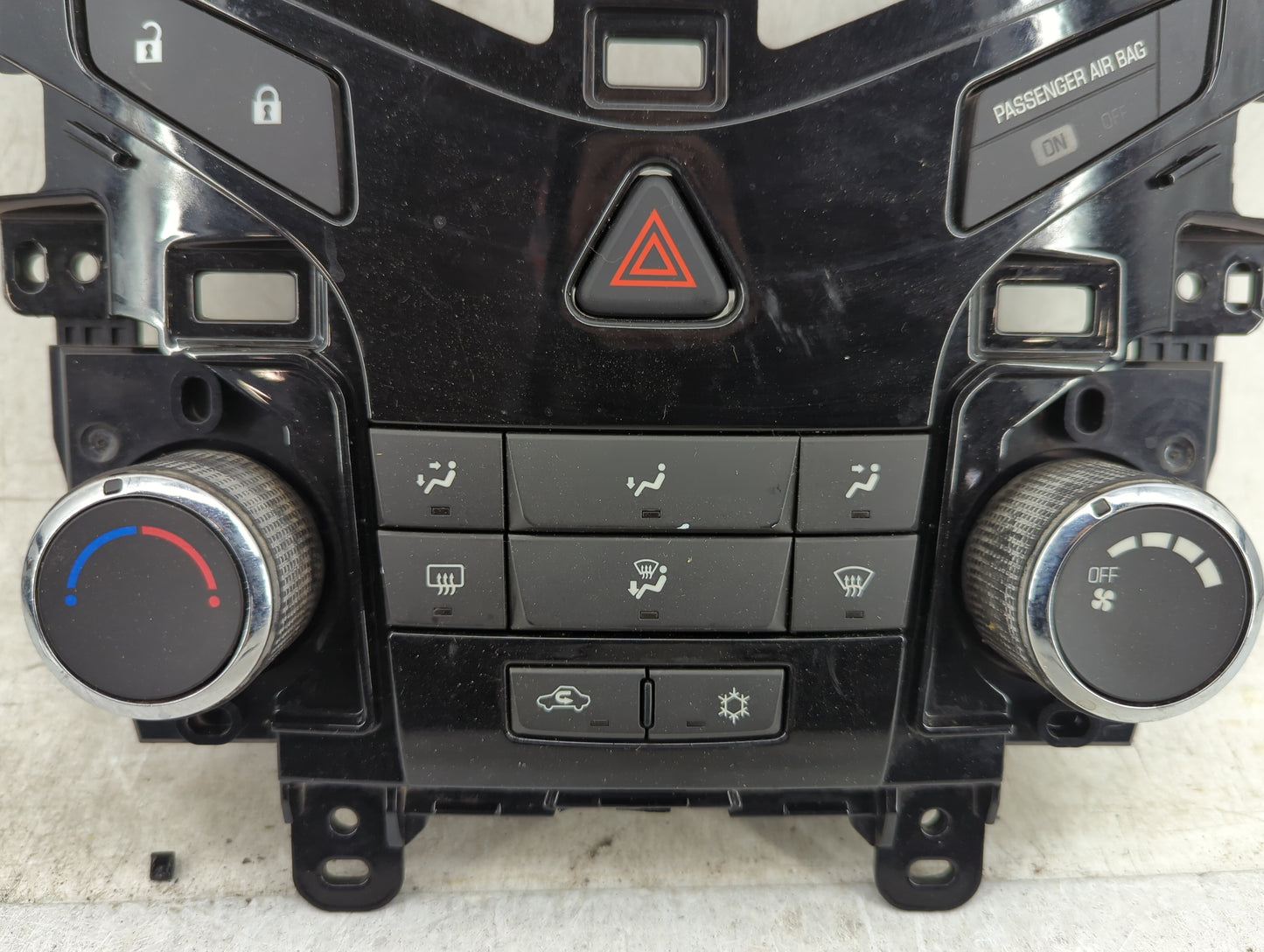 2011-2012 Chevrolet Cruze Climate Control Module Temperature AC/Heater Replacement P/N:95017054 387054A011540682 Fits OEM Us