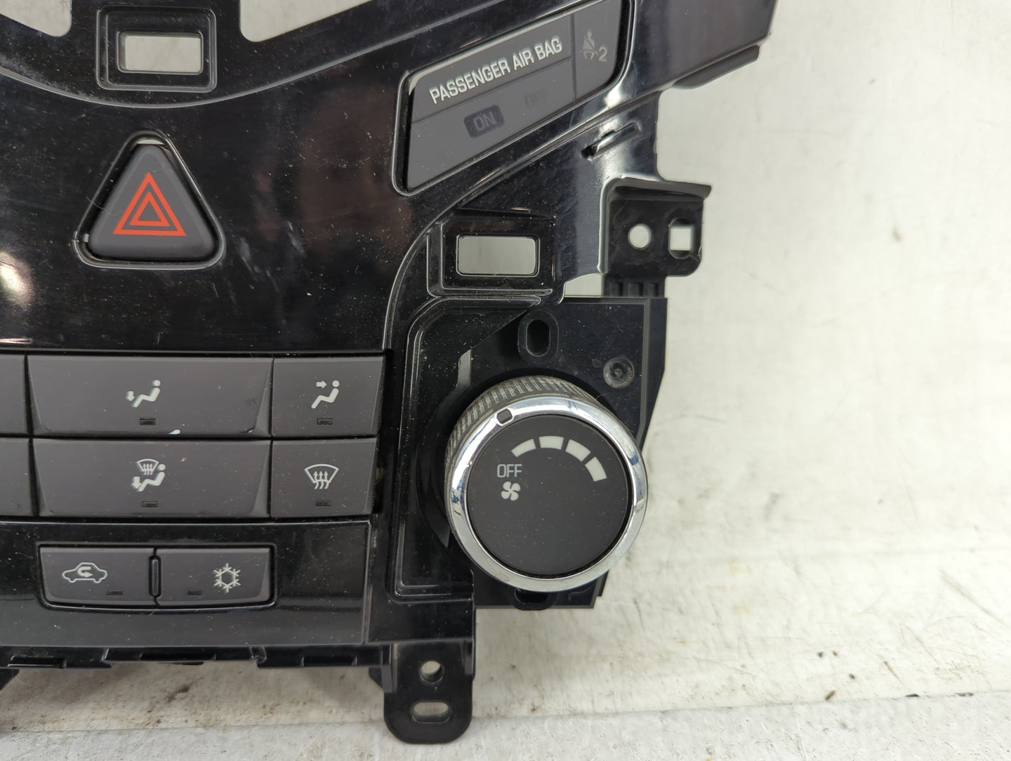 2011-2012 Chevrolet Cruze Climate Control Module Temperature AC/Heater Replacement P/N:95017054 387054A011540682 Fits OEM Us