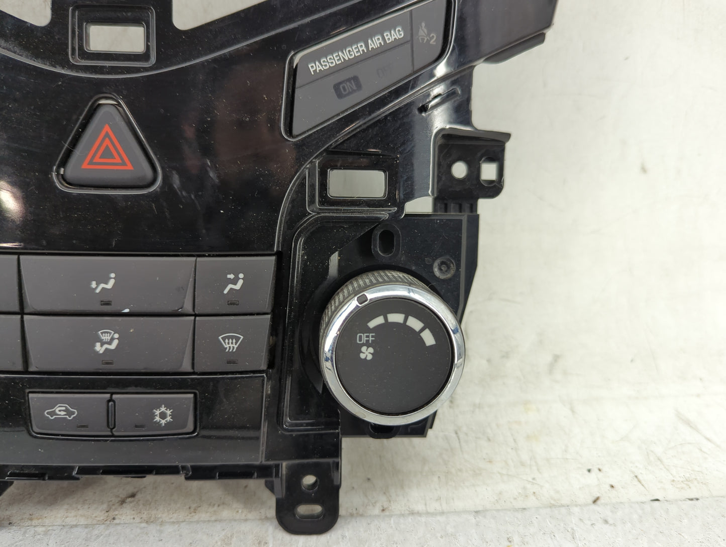 2011-2012 Chevrolet Cruze Climate Control Module Temperature AC/Heater Replacement P/N:95017054 387054A011540682 Fits OEM Us
