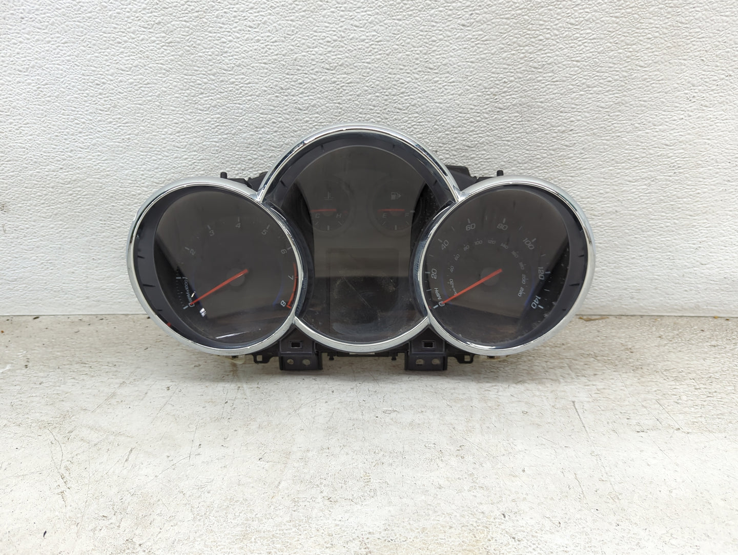 2012-2012 Chevrolet Cruze Speedometer Instrument Cluster Gauges 95487984 - Oemusedautoparts1.com