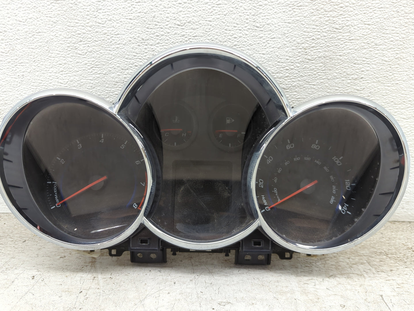 2012-2012 Chevrolet Cruze Speedometer Instrument Cluster Gauges 95487984 - Oemusedautoparts1.com